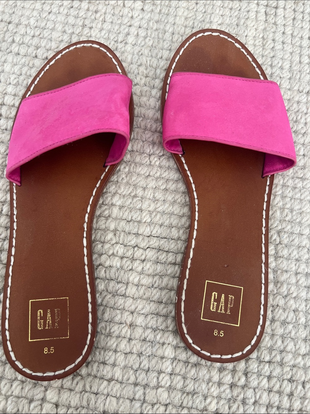 GAP 8.5 slides cute VGUC